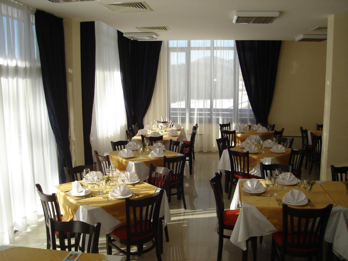 Nice Hotel Pamporovo Ngoại thất bức ảnh